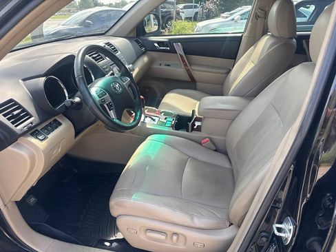Used 2012 Toyota Highlander Limited FWD image 10