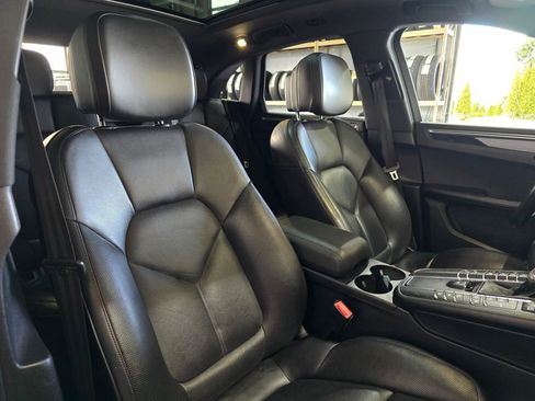 Used 2018 Porsche Macan S image 31