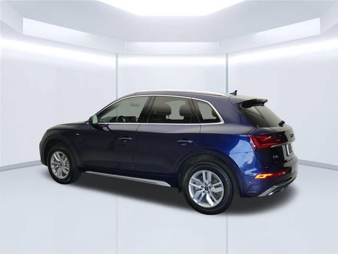 Certified 2023 Audi Q5 2.0T Premium w/ Convenience Package AWD/4WD image 4