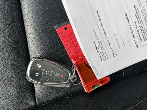 Used 2019 Chevrolet Traverse LT image 35