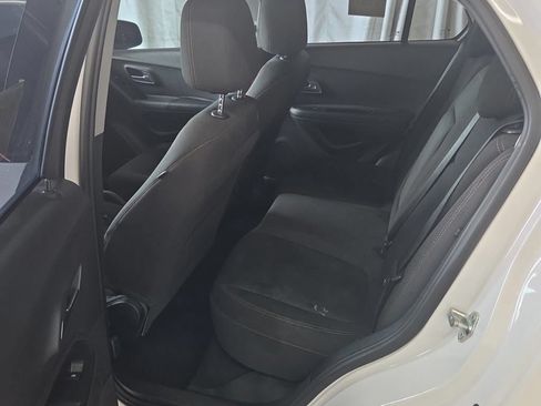 Used 2019 Chevrolet Trax LS FWD image 5