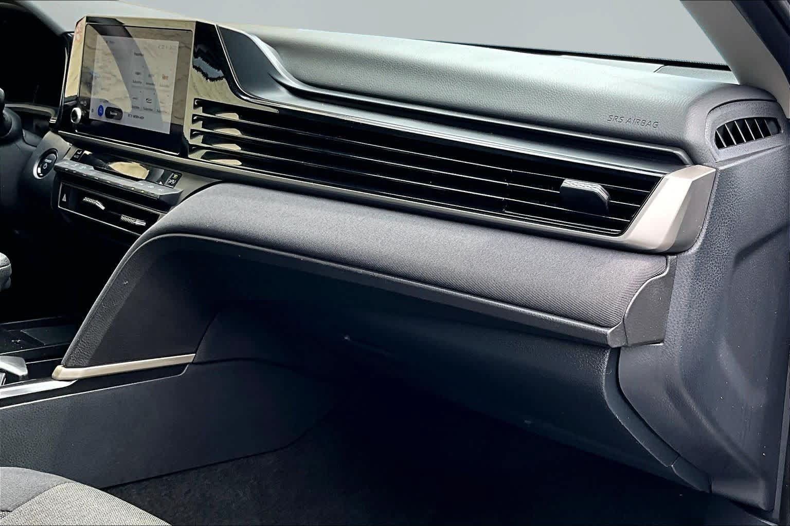 Used 2025 Toyota Camry LE FWD image 19