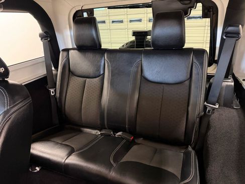 Used 2018 Jeep Wrangler Sport AWD/4WD image 21