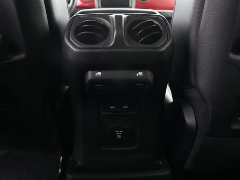 Used 2021 Jeep Wrangler Unlimited Rubicon AWD/4WD image 10