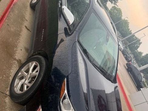 Used 2020 Chevrolet Equinox Premier FWD image 3