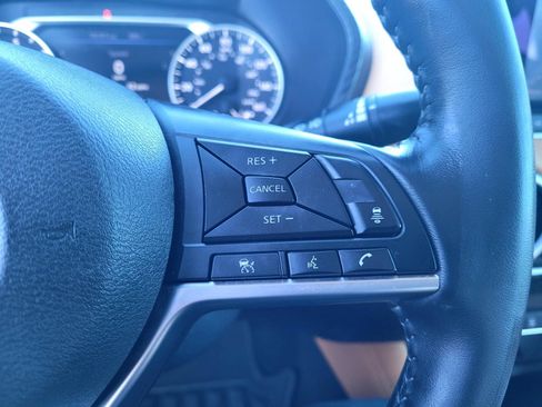 Used 2020 Nissan Sentra SV w/ SV Premium Package FWD image 31