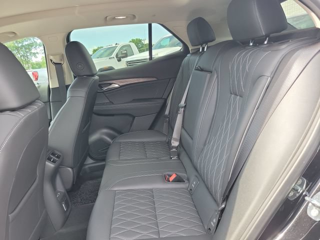 Used 2023 Buick Envision Avenir AWD/4WD image 34