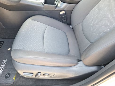 Used 2024 Toyota RAV4 XLE w/ Convenience Package FWD image 15