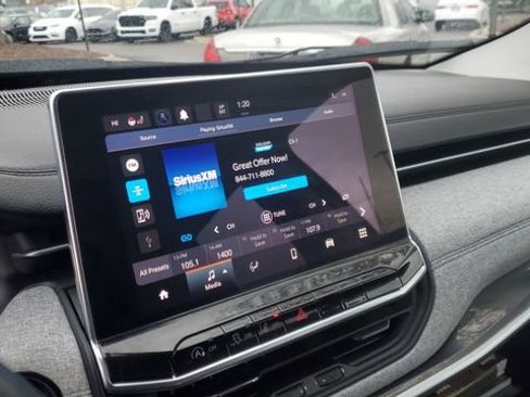 Certified 2022 Jeep Compass Latitude w/ Convenience Group image 12