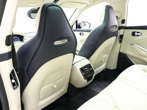 Used 2021 Aston Martin DBX AWD/4WD image 51