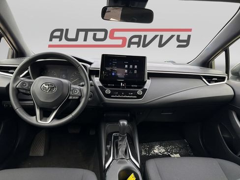 Used 2025 Toyota Corolla SE FWD image 11