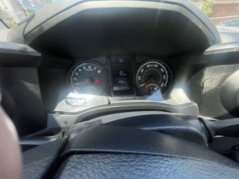 Used 2018 Toyota Tacoma SR RWD image 11
