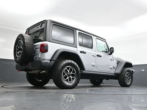 Used 2024 Jeep Wrangler Unlimited Rubicon AWD/4WD image 33