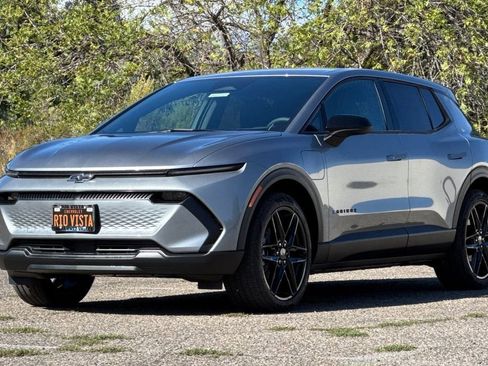 New 2026 Chevrolet Equinox EV LT w/ LPO, Blackout Package image 8