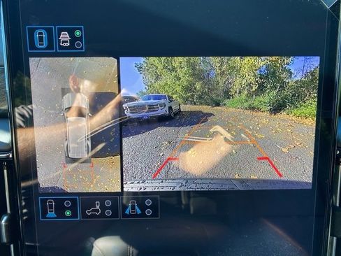 New 2026 GMC Yukon AT4 w/ AT4 Premium Package image 19