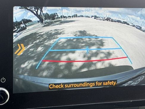 Used 2024 Toyota Highlander XSE FWD image 17