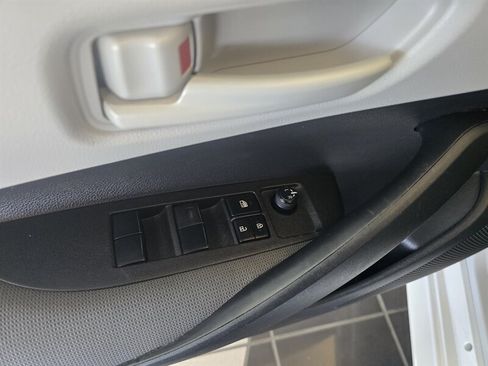 Used 2022 Toyota Corolla LE FWD image 17