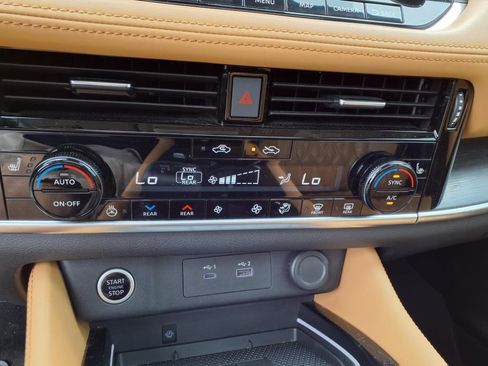 Used 2021 Nissan Rogue Platinum image 18