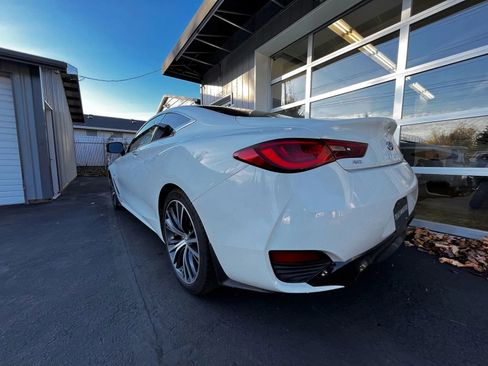 Used 2018 INFINITI Q60 3.0t Luxe image 10
