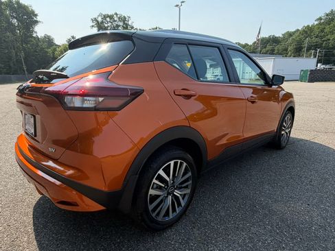 Used 2023 Nissan Kicks SV FWD image 7