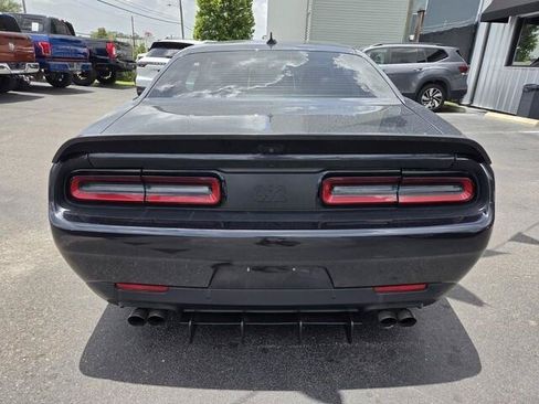 Used 2016 Dodge Challenger R/T Scat Pack RWD image 17