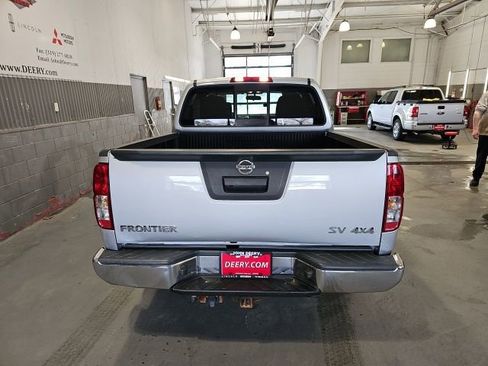 Used 2019 Nissan Frontier SV image 4