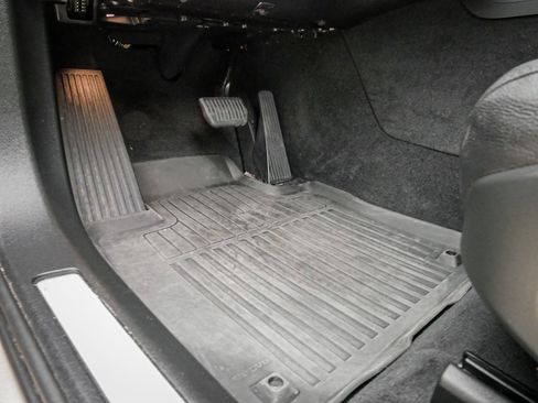 Used 2024 Volvo XC60 B5 Core image 17