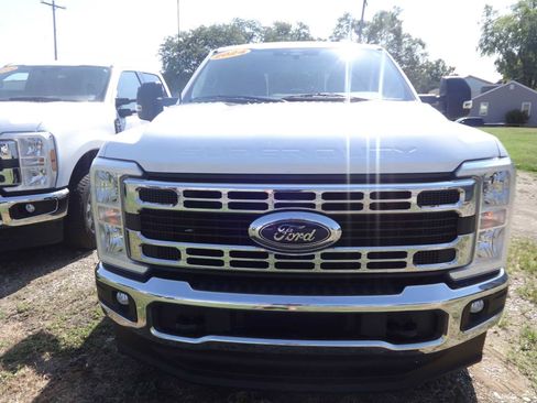 Used 2024 Ford F250 XLT image 2