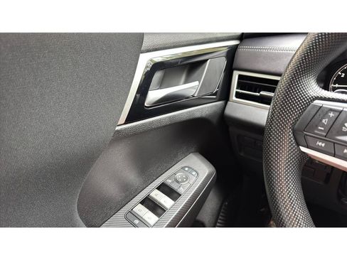 Used 2026 Mitsubishi Outlander ES FWD image 33