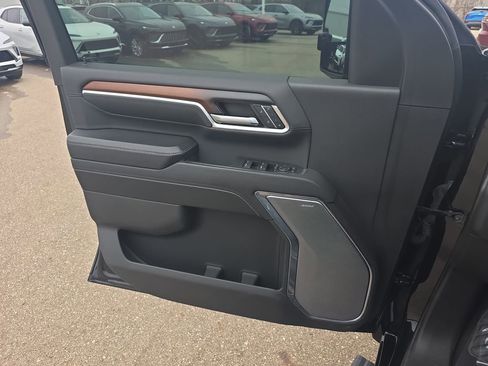 Used 2024 GMC Sierra 2500 Denali w/ Denali Reserve Package image 29