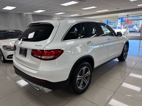 Used 2018 Mercedes-Benz GLC 300 4MATIC image 2