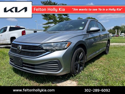 Used 2022 Volkswagen Jetta SE FWD image 1