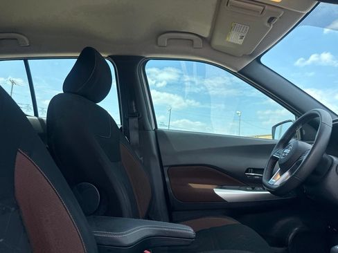 Certified 2020 Nissan Kicks SR FWD image 27