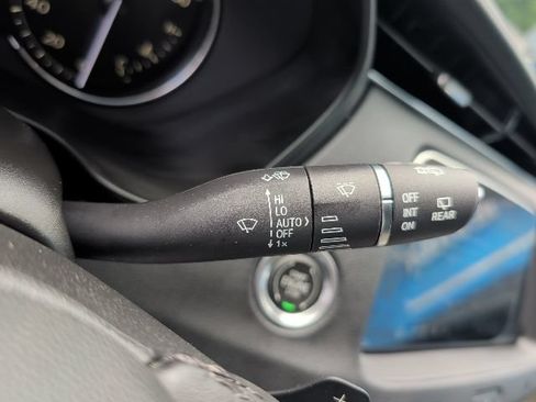 Used 2019 Cadillac XT4 Premium Luxury FWD image 19