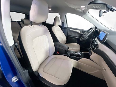 Used 2022 Ford Escape SE image 31