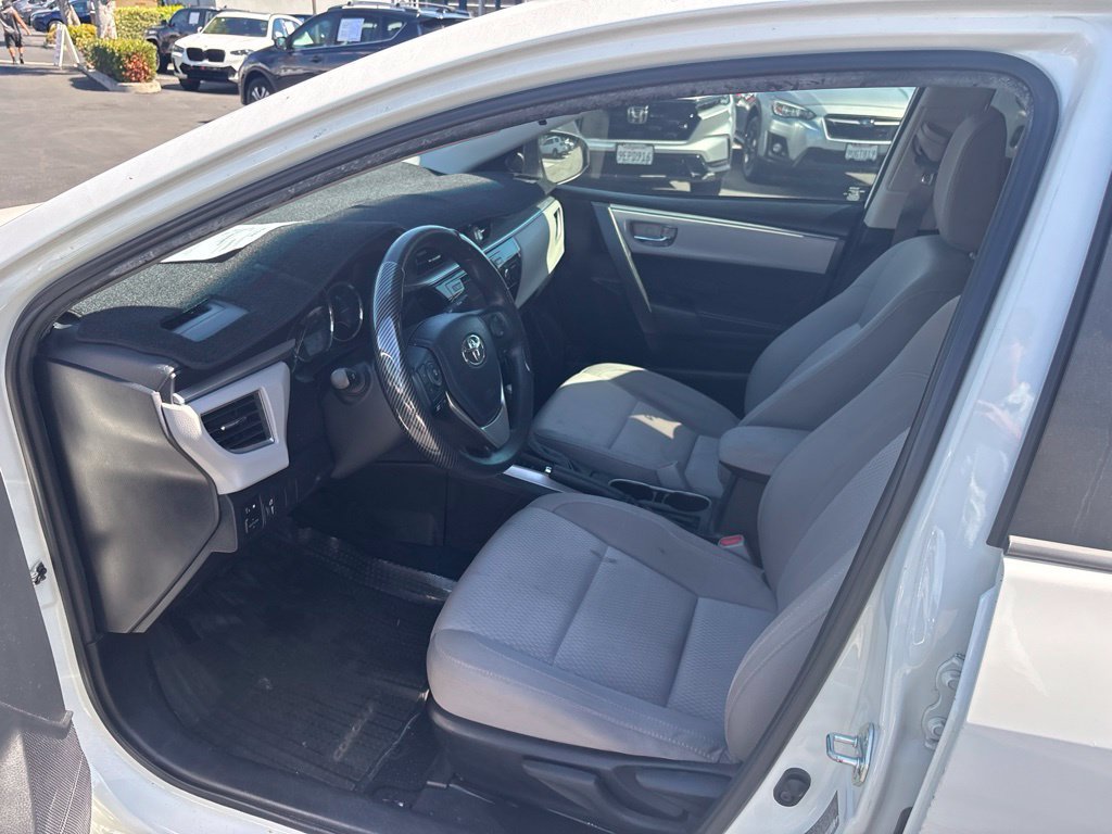 Used 2015 Toyota Corolla LE FWD image 12