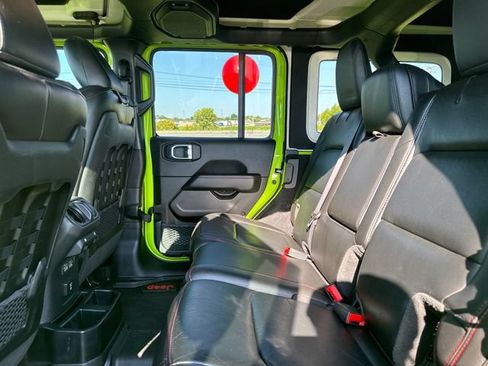 Used 2021 Jeep Wrangler Unlimited Rubicon w/ Xtreme Recon 35" Tire Package AWD/4WD image 9