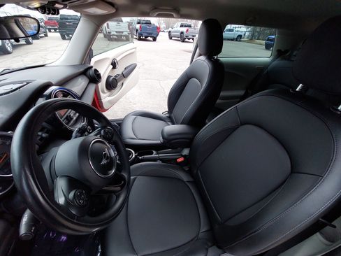 Used 2016 MINI Cooper 2-Door Hardtop image 14