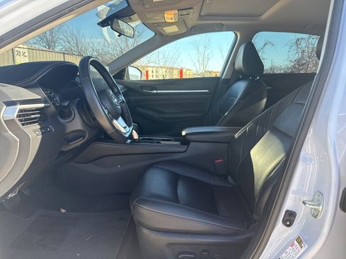 Certified 2023 Nissan Altima 2.5 SR w/ SR Premium Package image 12