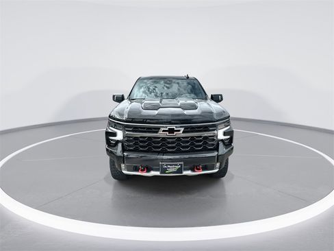 Used 2024 Chevrolet Silverado 1500 ZR2 w/ Technology Package image 3