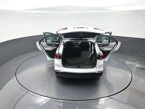 Used 2024 Chevrolet Equinox LS w/ Driver Confidence II Package image 13