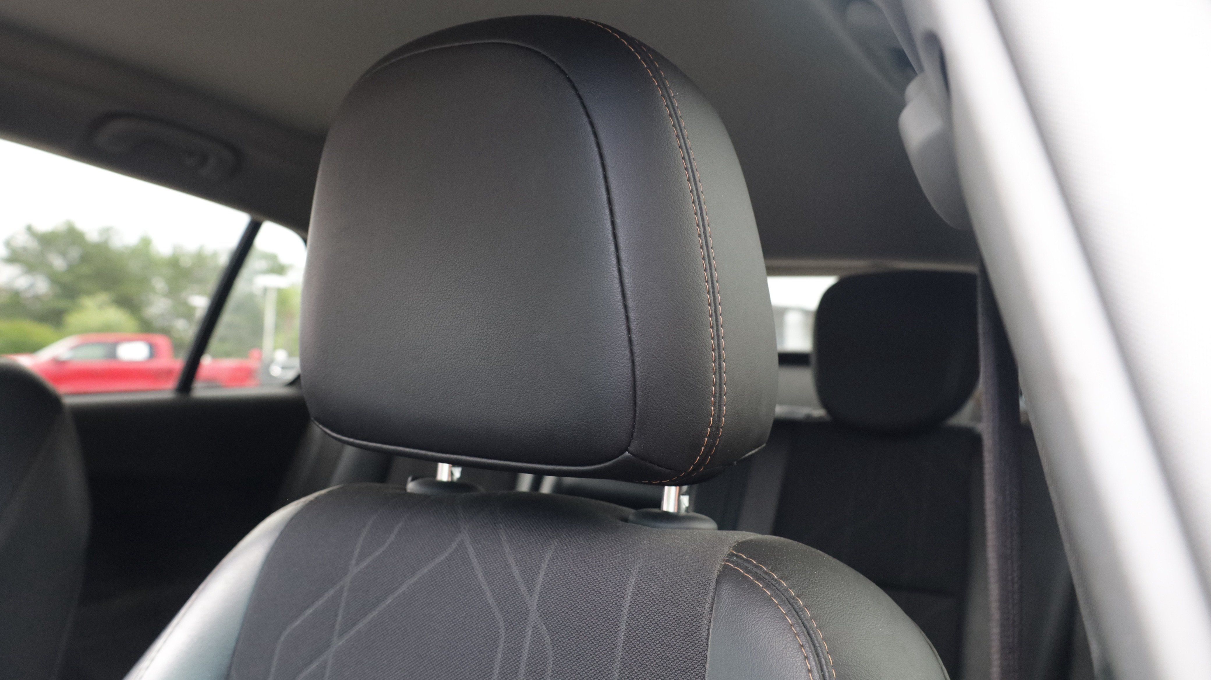 Used 2020 Chevrolet Trax LT w/ LT Convenience Package FWD image 15