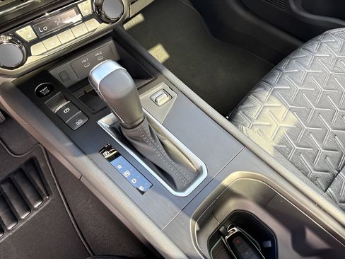 New 2026 Nissan Kicks SV w/ SV Premium Package FWD image 24