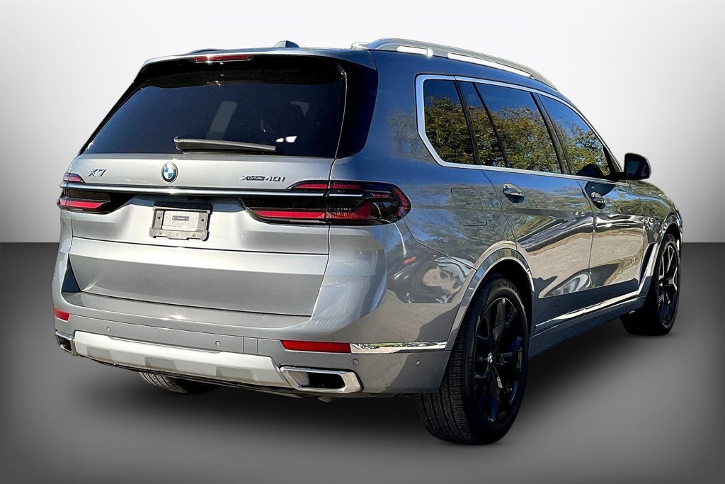 Used 2024 BMW X7 xDrive40i AWD/4WD image 6
