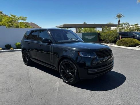 Used 2023 Land Rover Range Rover SE AWD/4WD image 3