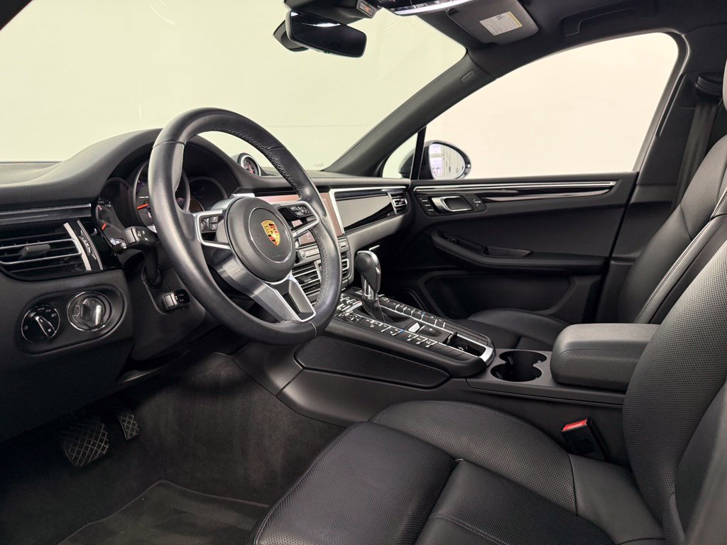 Certified 2021 Porsche Macan AWD/4WD image 4