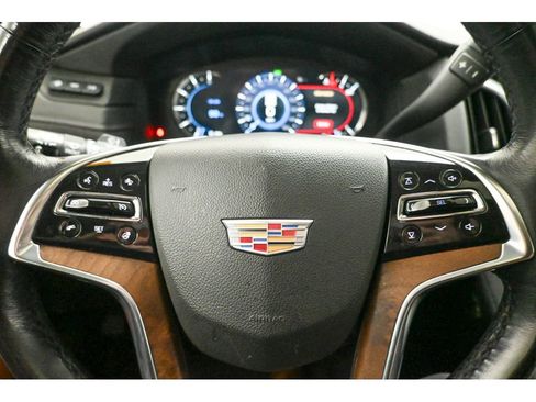 Used 2020 Cadillac Escalade Luxury image 12