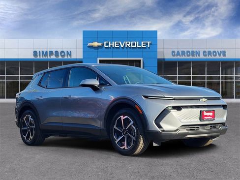 New 2026 Chevrolet Equinox EV LT image 1