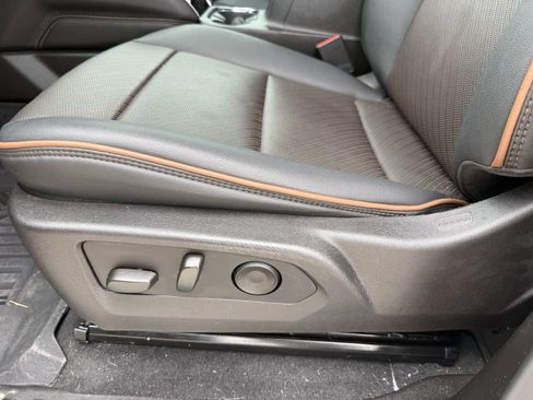 Used 2024 GMC Canyon AT4 w/ AT4 Premium Package image 24