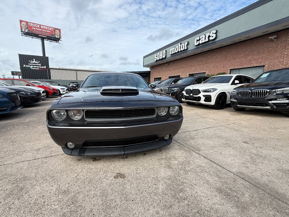 Used 2014 Dodge Challenger R/T RWD image 8